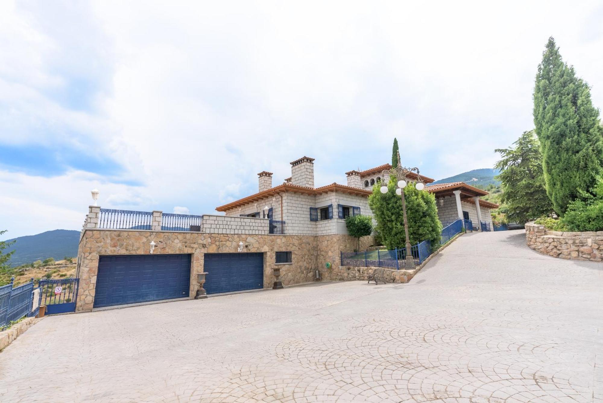 Mansion Con Jacuzzi A 40 Grados, Gran Piscina Y Padel Vila El Tiemblo Exterior foto