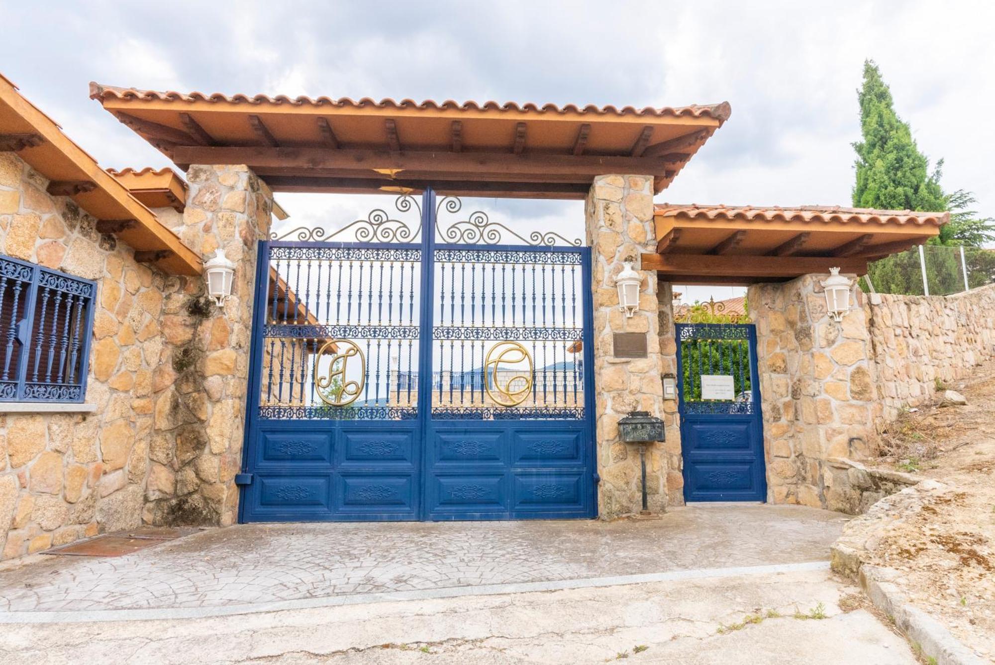 Mansion Con Jacuzzi A 40 Grados, Gran Piscina Y Padel Vila El Tiemblo Exterior foto