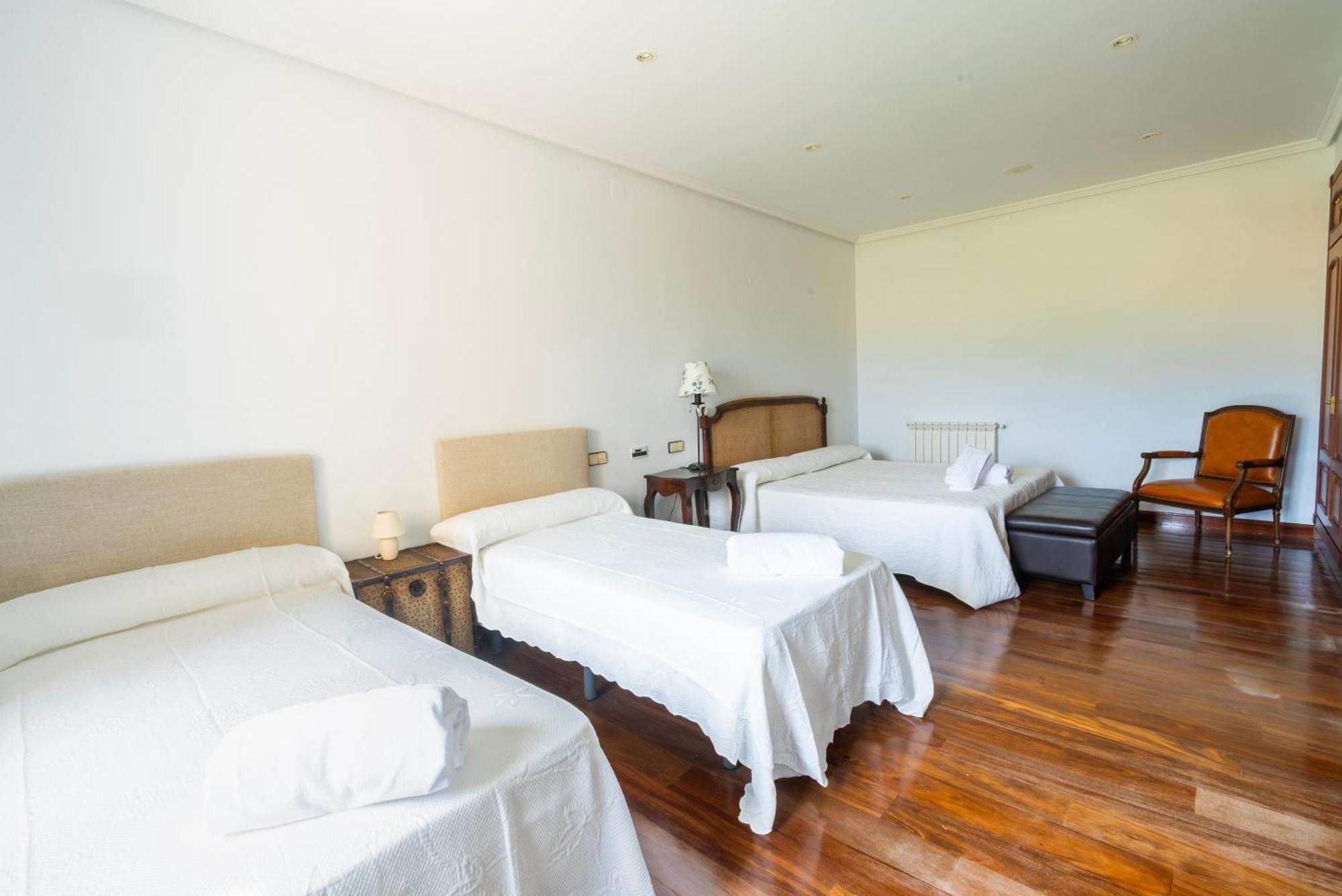 Mansion Con Jacuzzi A 40 Grados, Gran Piscina Y Padel Vila El Tiemblo Exterior foto