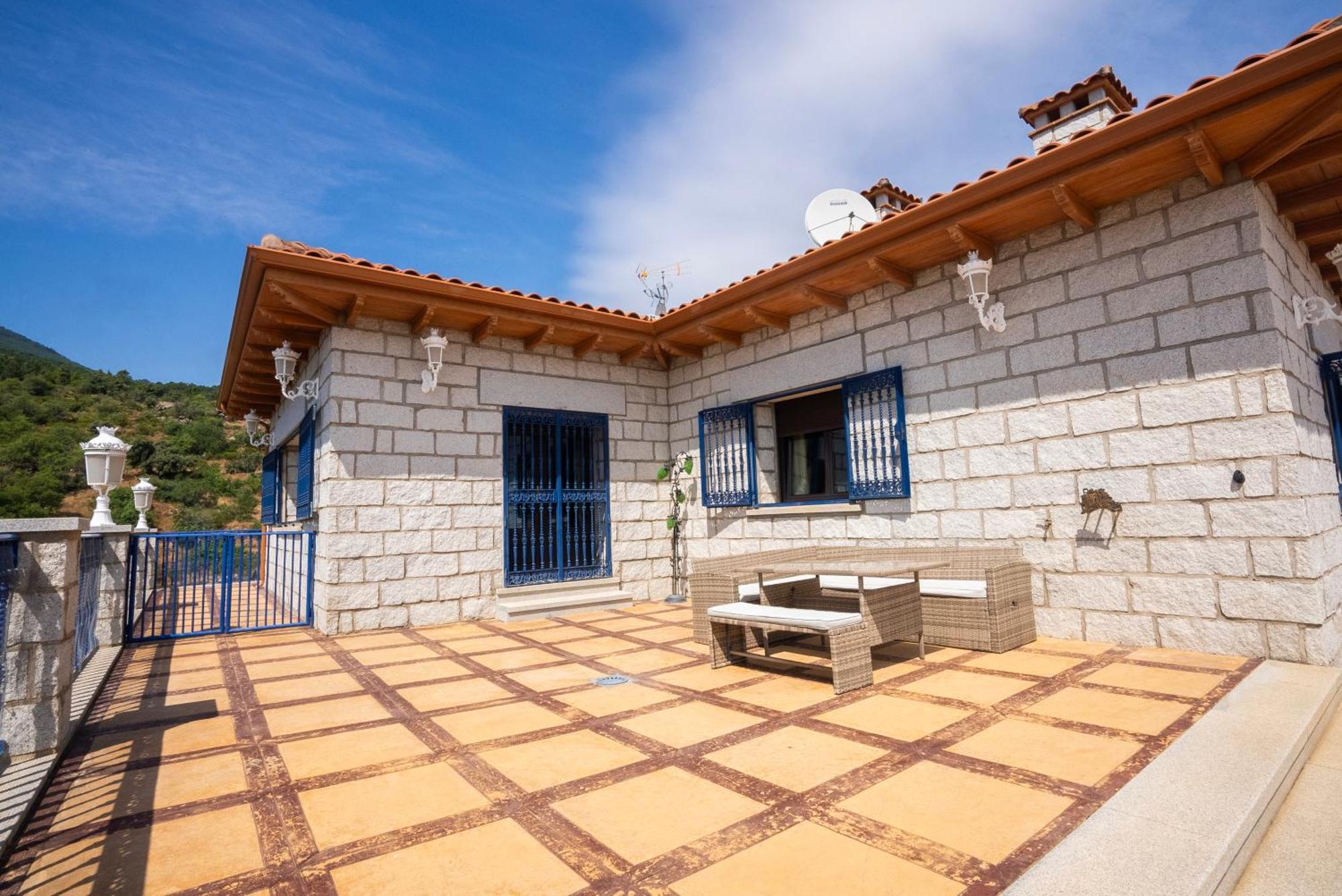 Mansion Con Jacuzzi A 40 Grados, Gran Piscina Y Padel Vila El Tiemblo Exterior foto