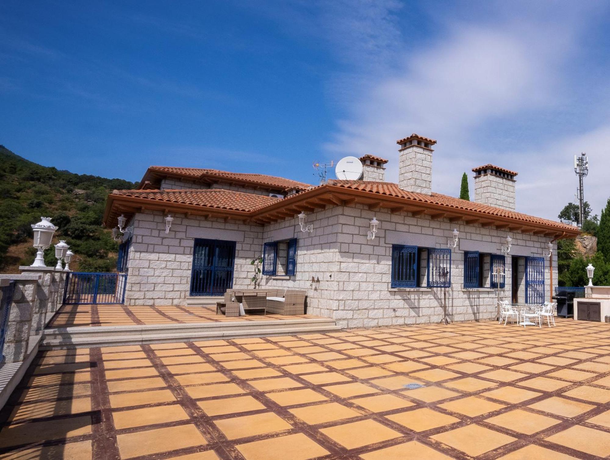Mansion Con Jacuzzi A 40 Grados, Gran Piscina Y Padel Vila El Tiemblo Exterior foto