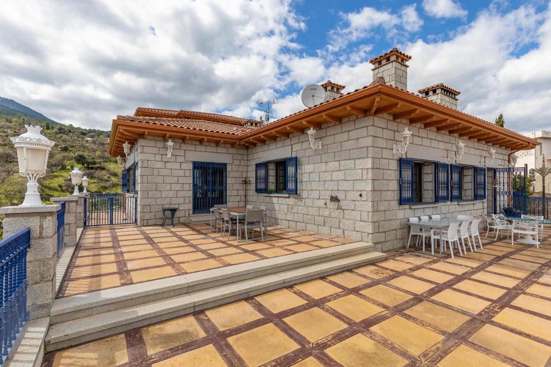 Mansion Con Jacuzzi A 40 Grados, Gran Piscina Y Padel Vila El Tiemblo Exterior foto