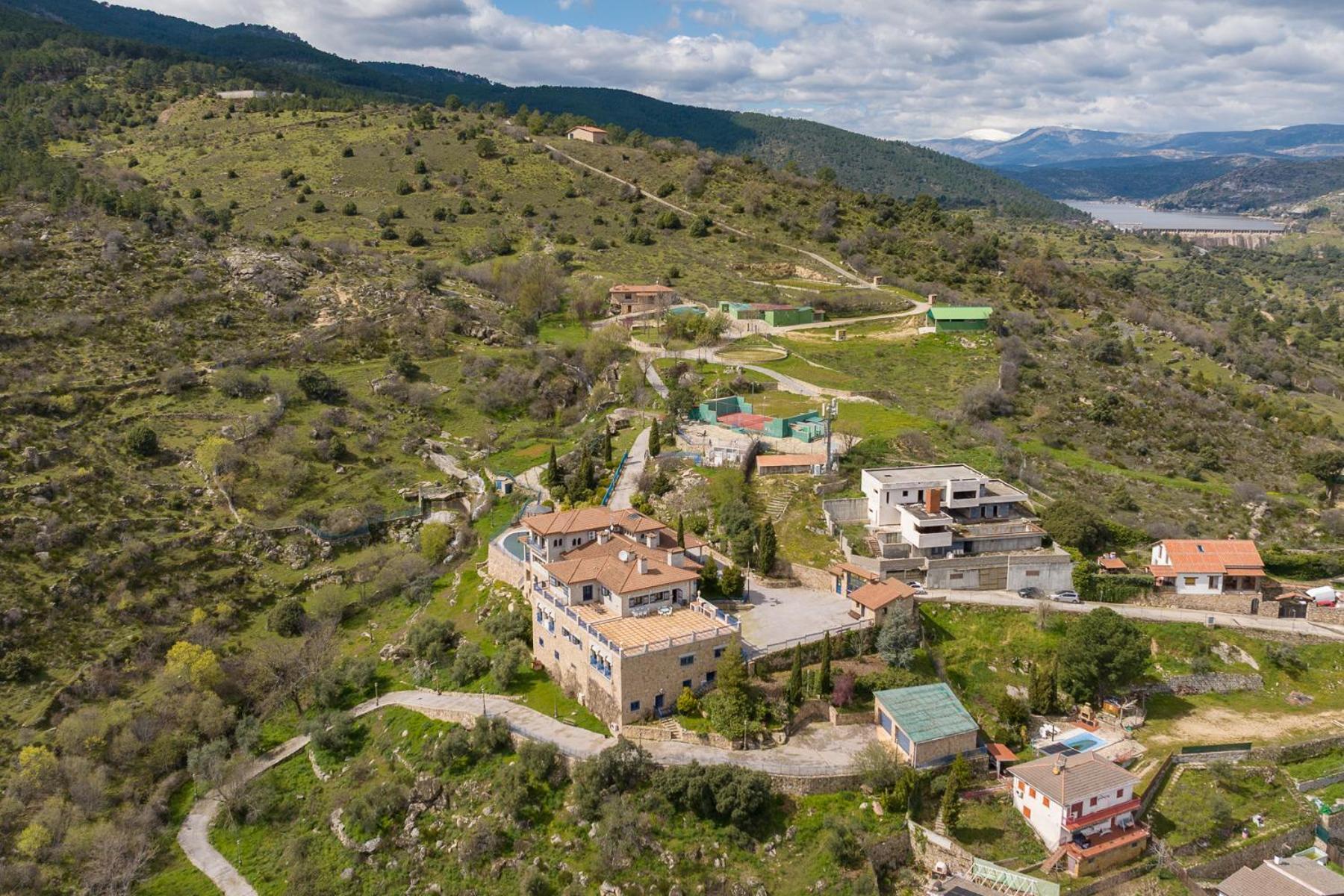 Mansion Con Jacuzzi A 40 Grados, Gran Piscina Y Padel Vila El Tiemblo Exterior foto